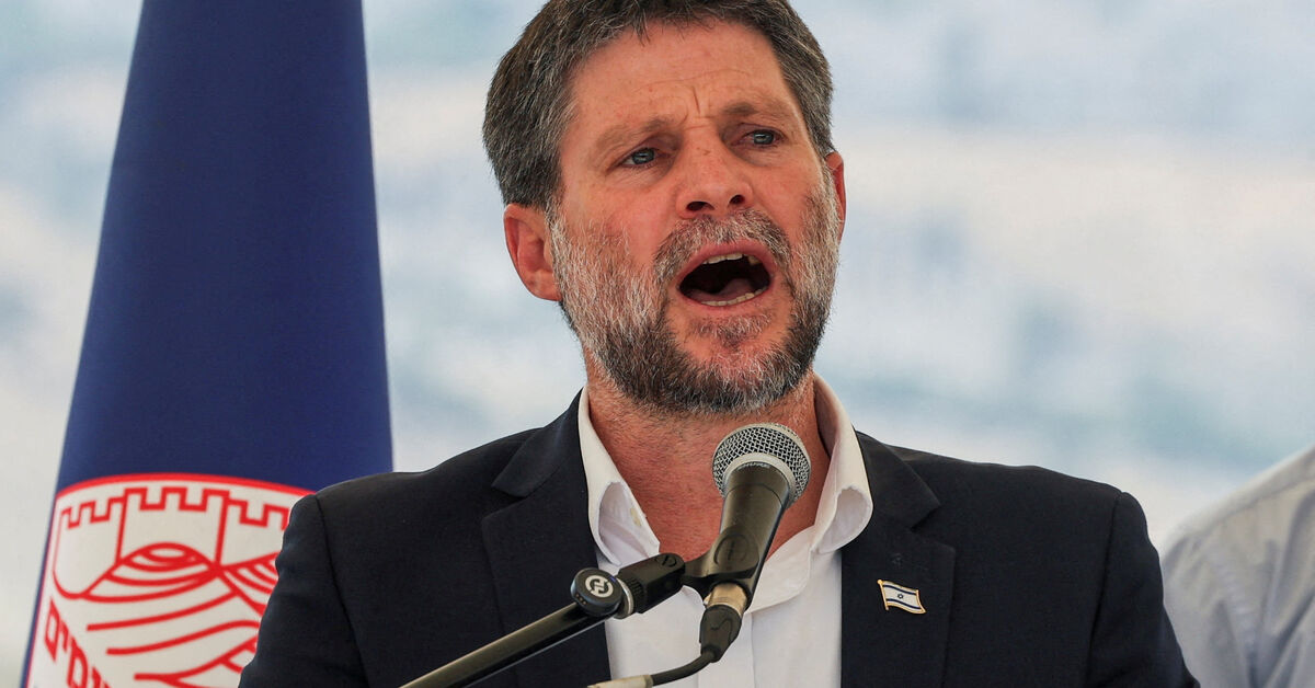 Israel gives legal status to 19 West Bank settlements, media reports