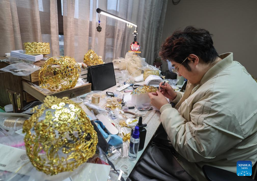 Art village helps to promote rural revitalization in China's Kuangyan Town-Xinhua