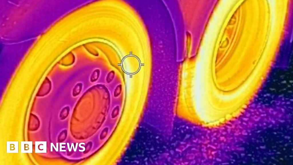 Thermal imaging camera helps Essex Police check lorry tyres