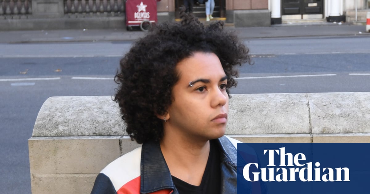 Campaigners in legal effort to suspend trial of puberty blockers in England | Transgender