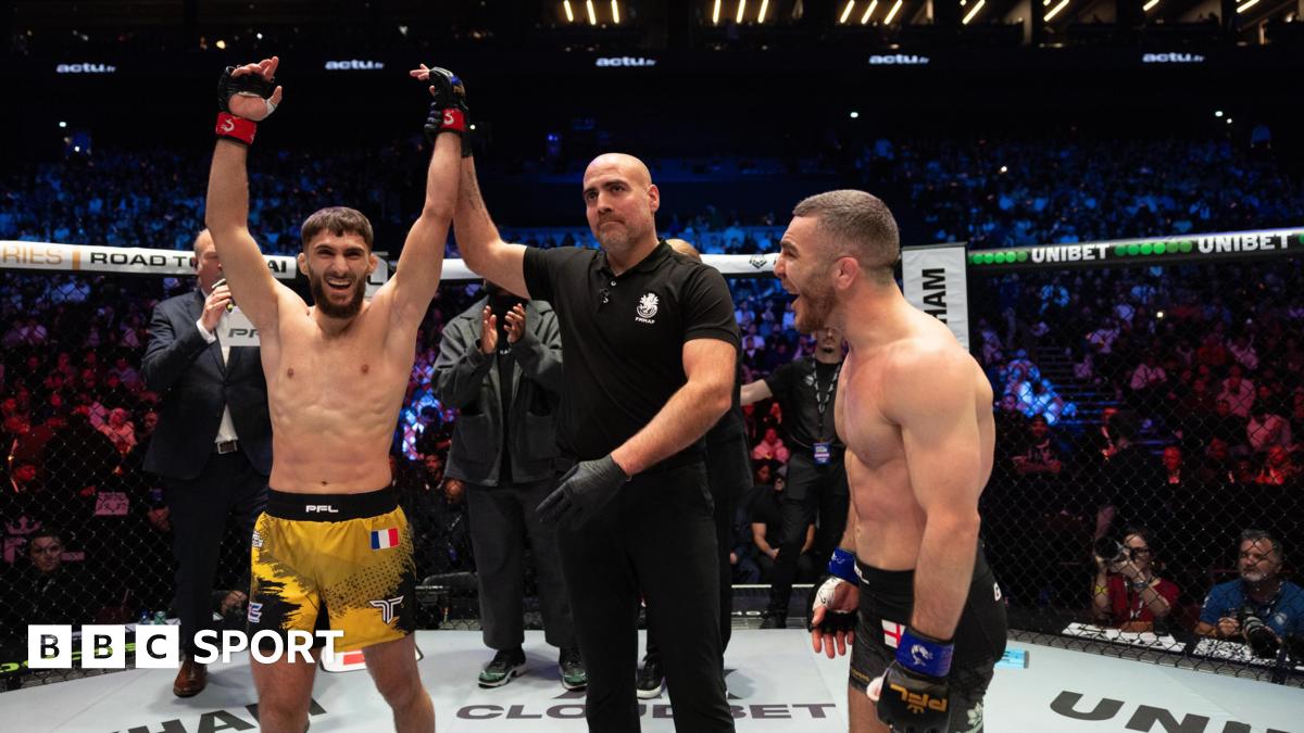 Dean Garnett reacts after losing to Baris Adiguzel