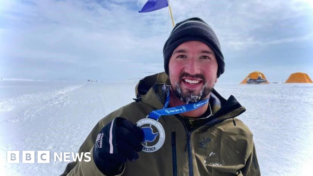 Disabled adventurer Darren Edwards 'gutted' to abandon South Pole challenge