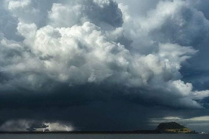 SunLive - Live: Intense rain, wind and thunderstorms