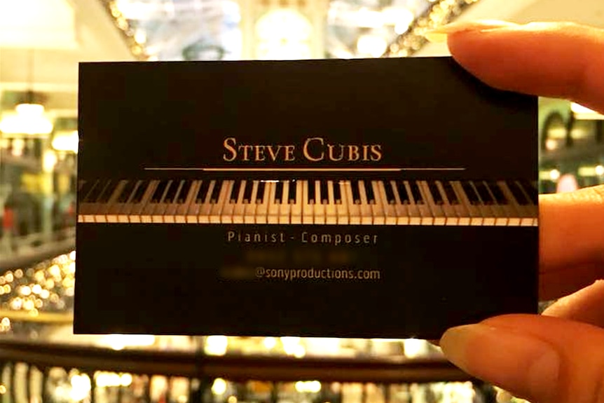 A business card with Steve Cubis written on it.