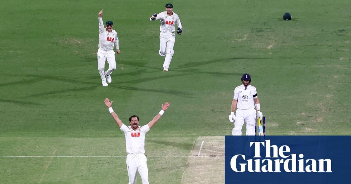 Mitchell Starc’s bat-and-ball double whammy at dusk propels Australia into the light | Ashes 2025-26