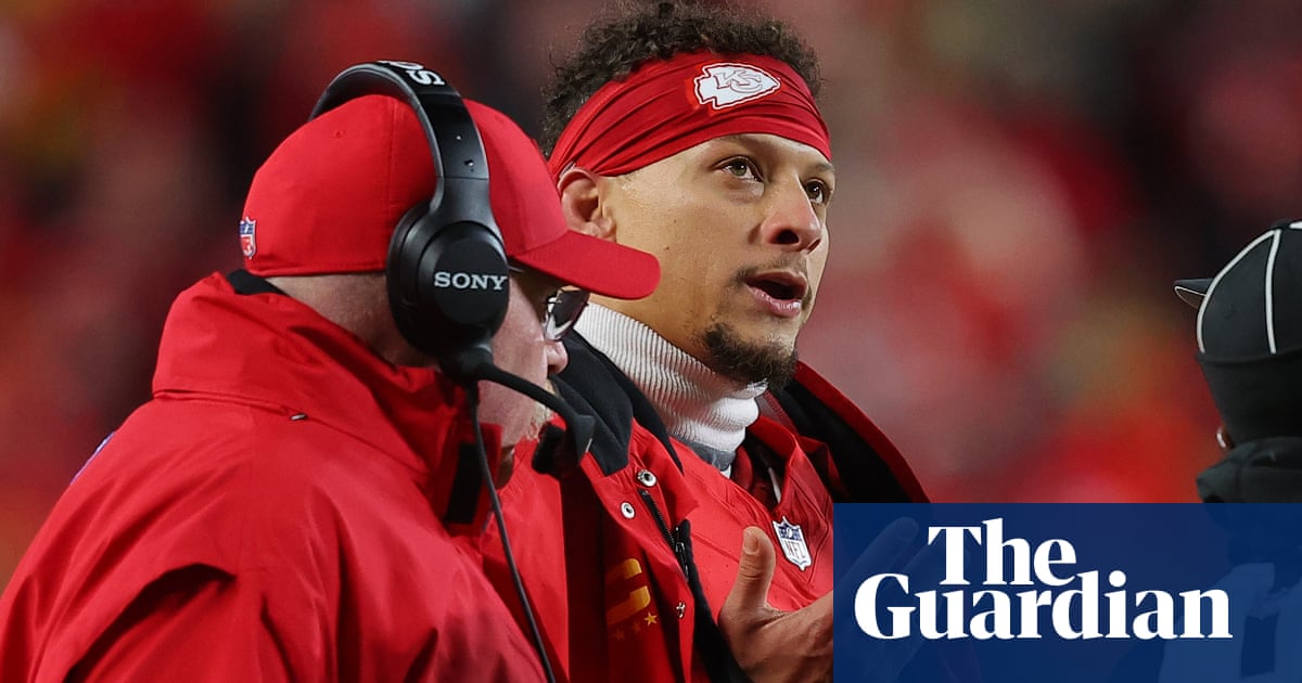 NFL roundup: Mahomes tears ACL as Chiefs miss playoff for first time since 2014 | NFL