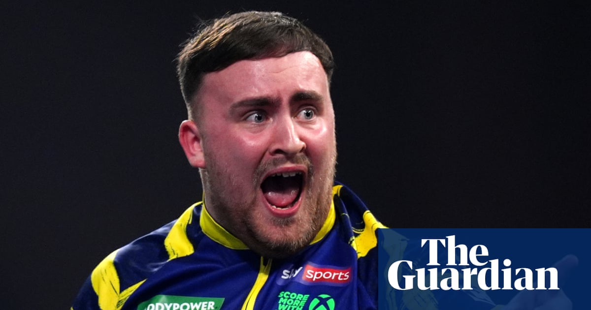 Luke Littler forced to battle the boos in tense win at PDC World Championship | PDC World Championship