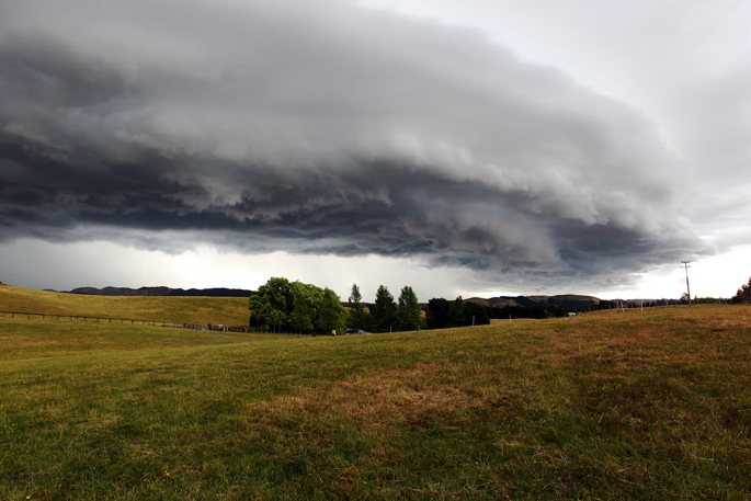 SunLive - Heavy rain warning: More downpours loom today