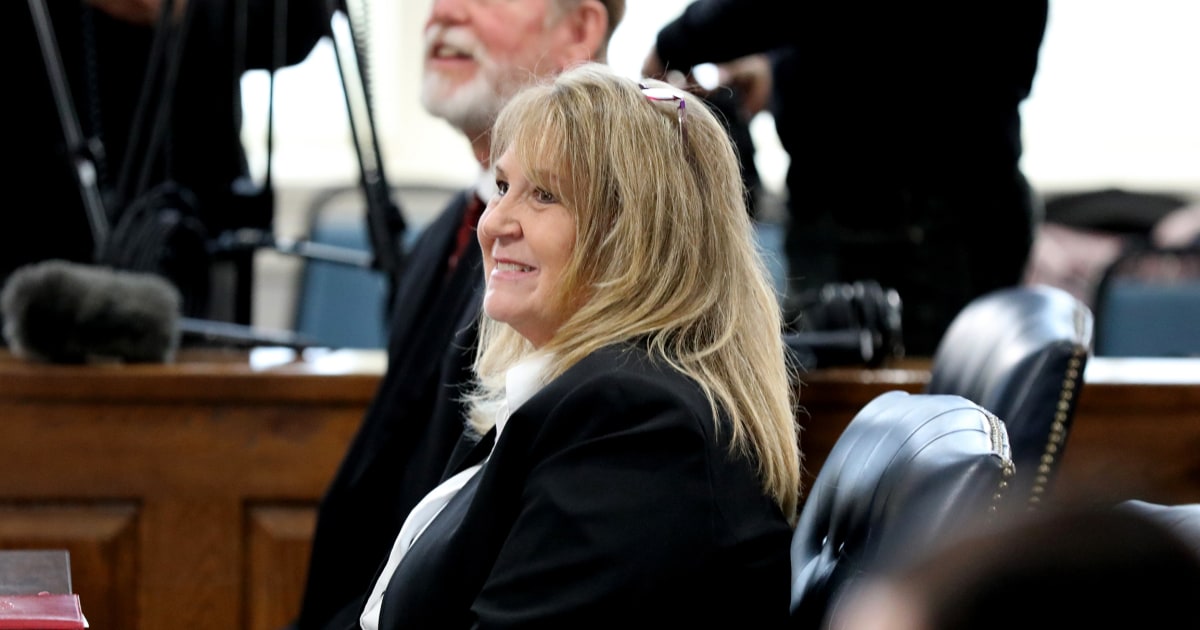 Court clerk who helped with Alex Murdaugh's trial pleads guilty to showing sealed exhibits