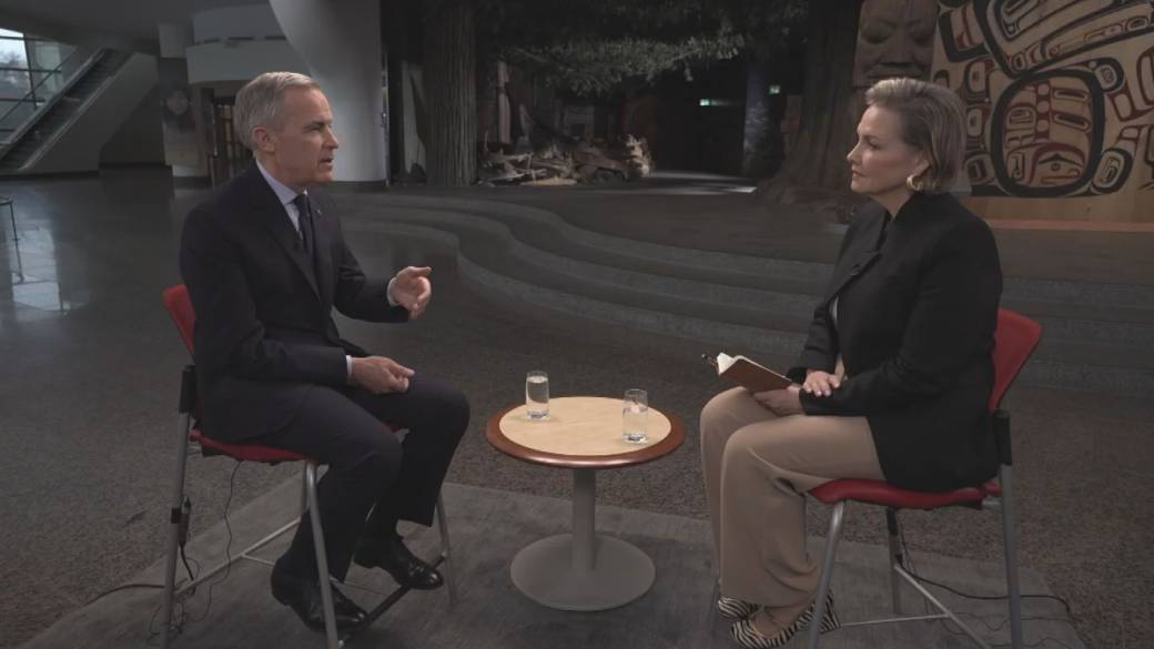 Click to play video: '‘They came to us,’ Carney says on Conservative MPs crossing the floor'