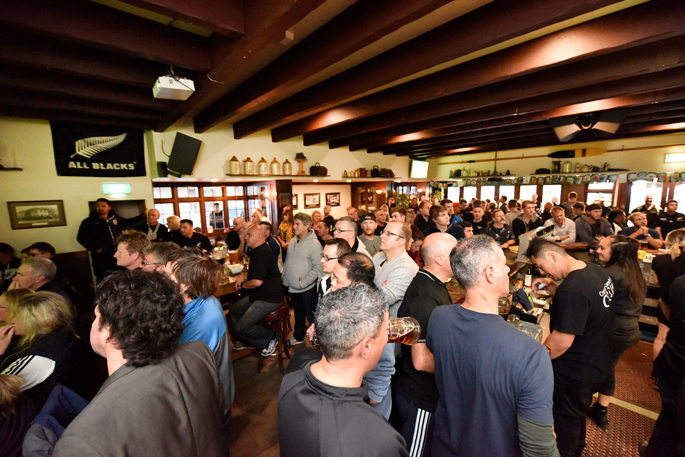 SunLive - How a family-run bar survived 21 years of change