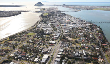 SunLive - Tauranga seeks sacrifices to meet rates cap
