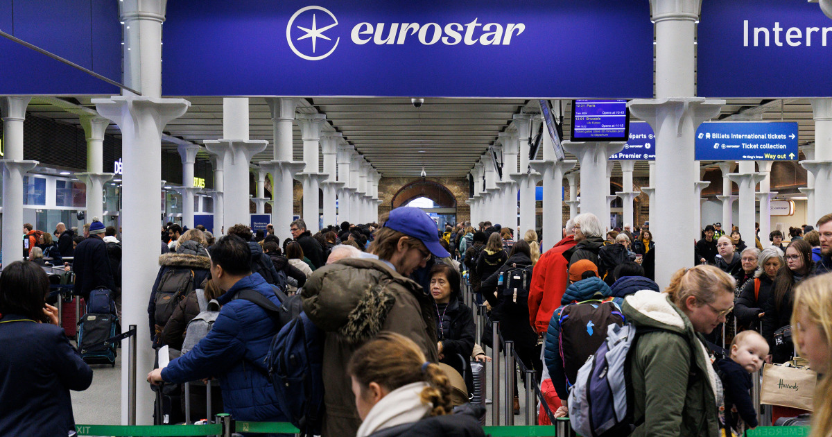 Eurostar suspends Channel Tunnel services after power supply issue