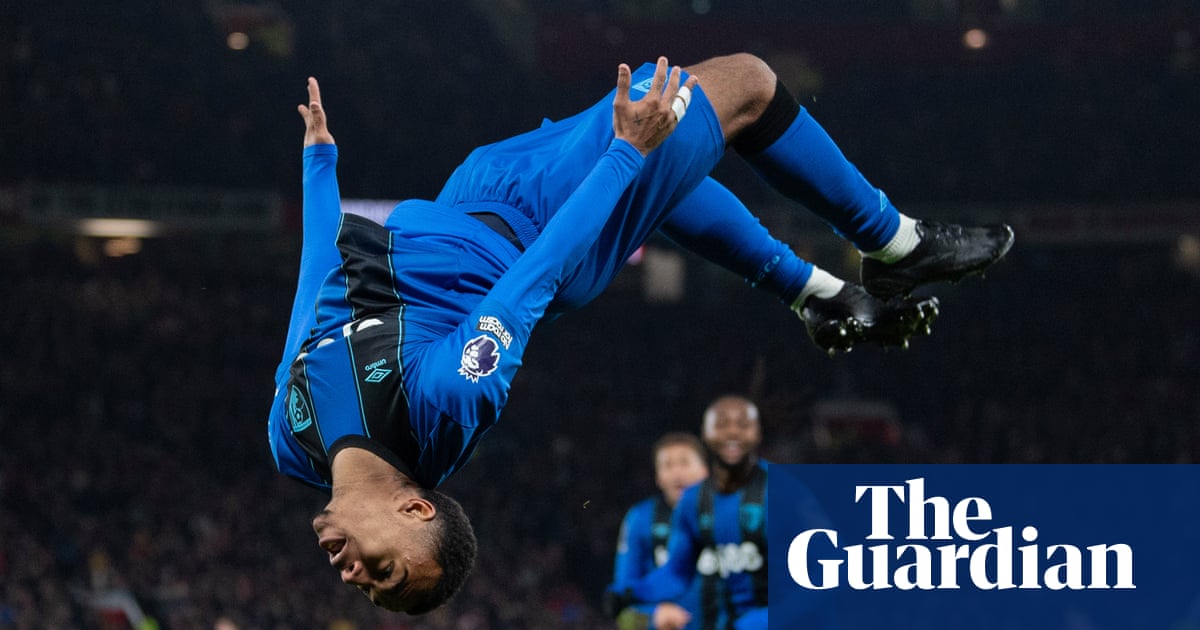 Manchester United and Bournemouth share thrills and spills in eight-goal extravaganza | Premier League