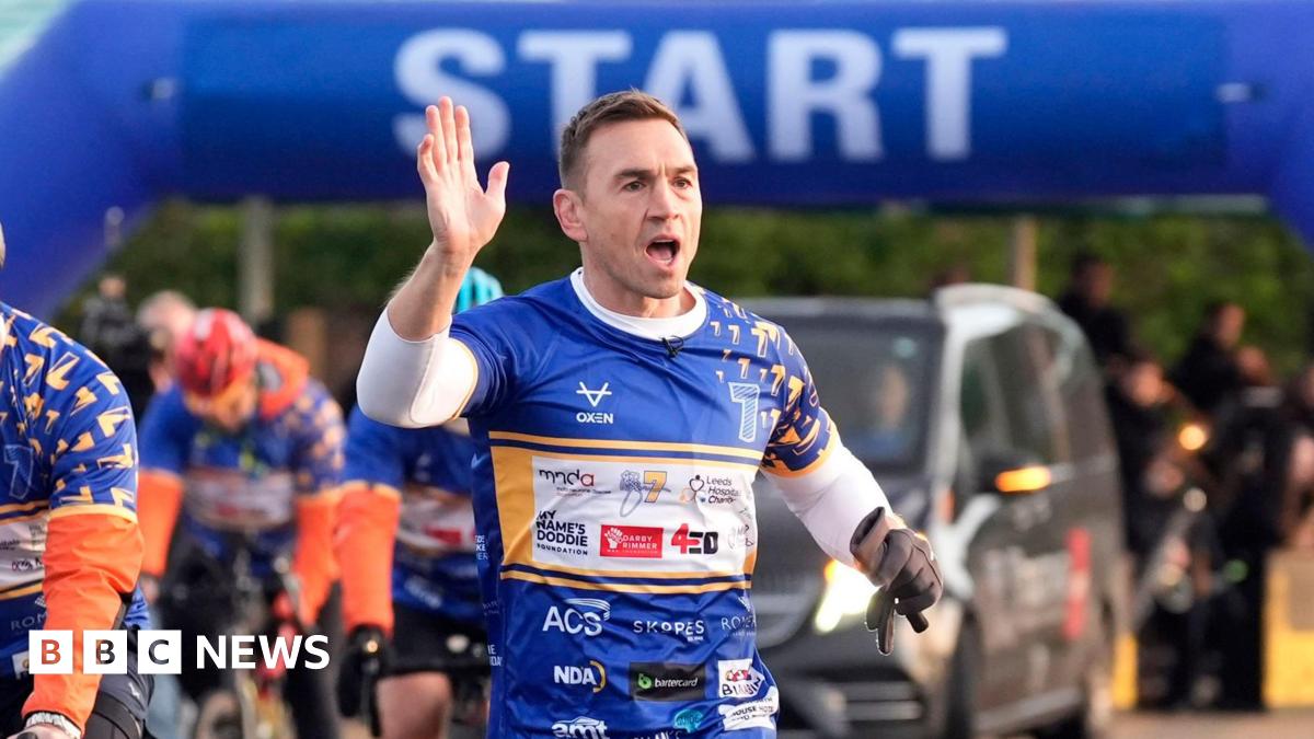 Kevin Sinfield 7 in 7: Together challenge final leg in Leeds