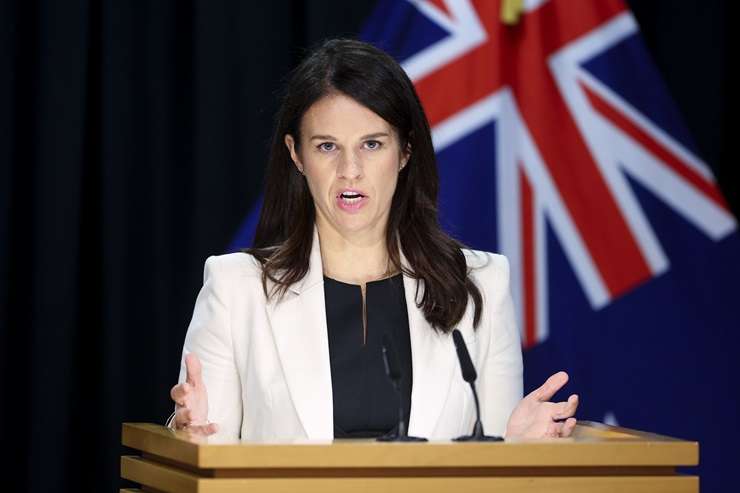 Mansions line Herne Bay's waterfront. Foreign buyers will be allowed back into New Zealand's prestige market as a result of the Government's new bill.  Photo / Chris Tarpey