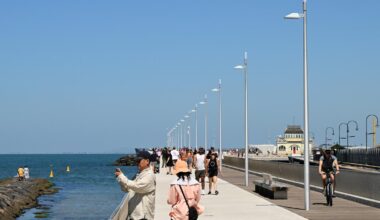 Norwegian man assaulted and robbed at St Kilda Beach, Melbourne