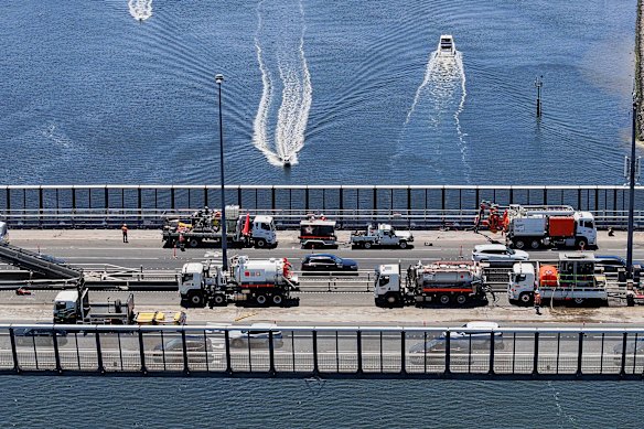 Drivers experienced delays of more than an hour on the West Gate Bridge on Saturday following lane closures due to roadworks.