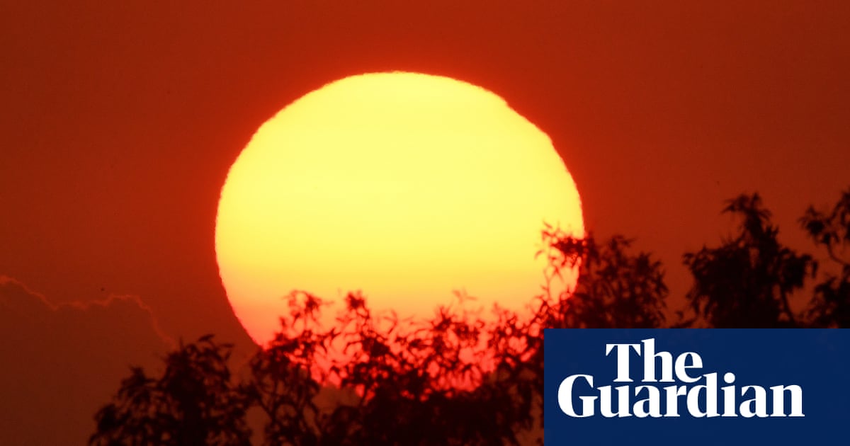 Heatwave warning for large parts of Australia as temperatures expected to reach low 40s | Australia weather