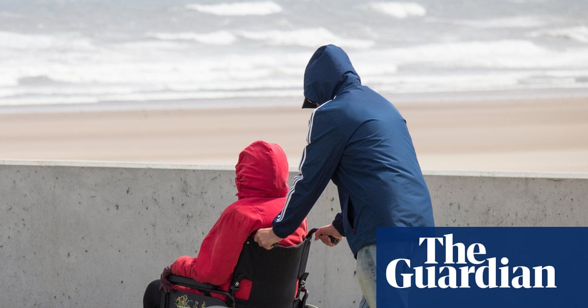 Senior DWP civil servant blames victims for carer’s allowance scandal | Carers