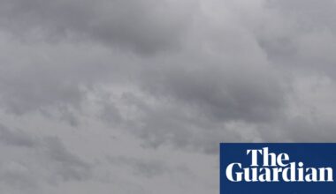 Paddle boarders rescued after being swept more than 10km across Port Phillip Bay in three-hour ordeal | Melbourne