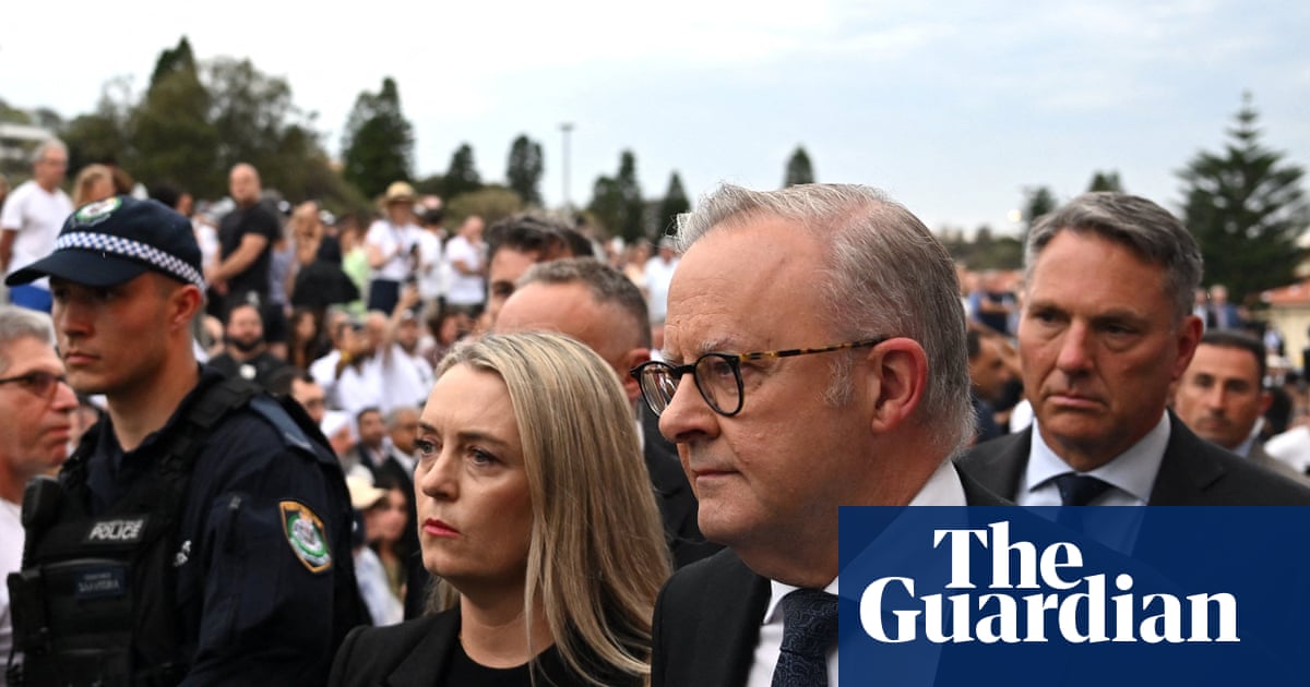 Afternoon Update: Labor pushes back on politicisation of Bondi attack; MPs’ travel perks wound back; and a pink platypus | Australia news