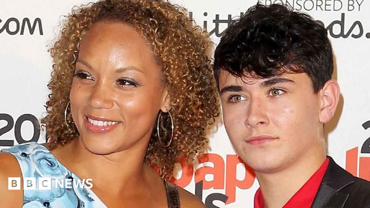 Actors Angela Griffin (L) and William Rush attend the Inside Soap Awards 2010 at Gilgamesh on September 27, 2010 in London, England