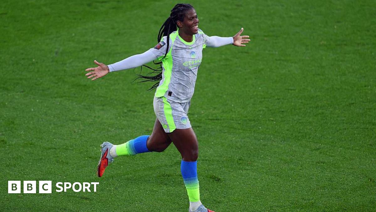 Khadija Shaw double sees Man City beat Leicester to extend WSL lead