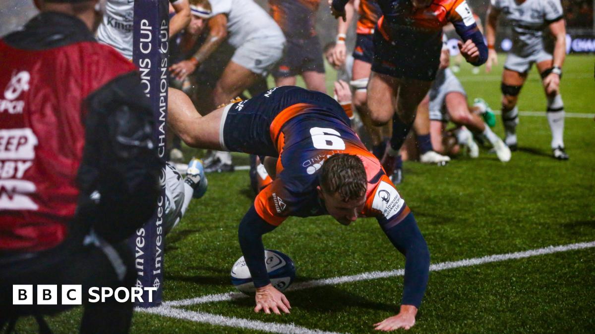 Ben Vellacott leaps over for his score in the corner