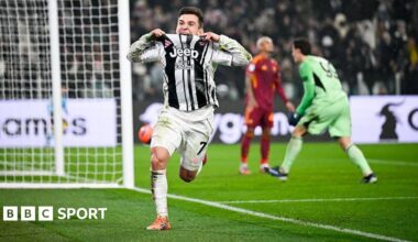 Serie A: Juventus close in on top four with Roma win