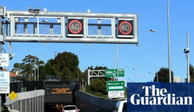 Sydney drivers stuck in busy tunnel for up to four hours amid fears of ‘shockcrete’ roof collapse | Sydney