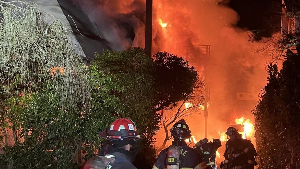 An image of the 3-alarm fire that displaced residents in the Leschi neighborhood on Dec. 19, 2025. (Seattle Fire Department){ }{p}{/p}