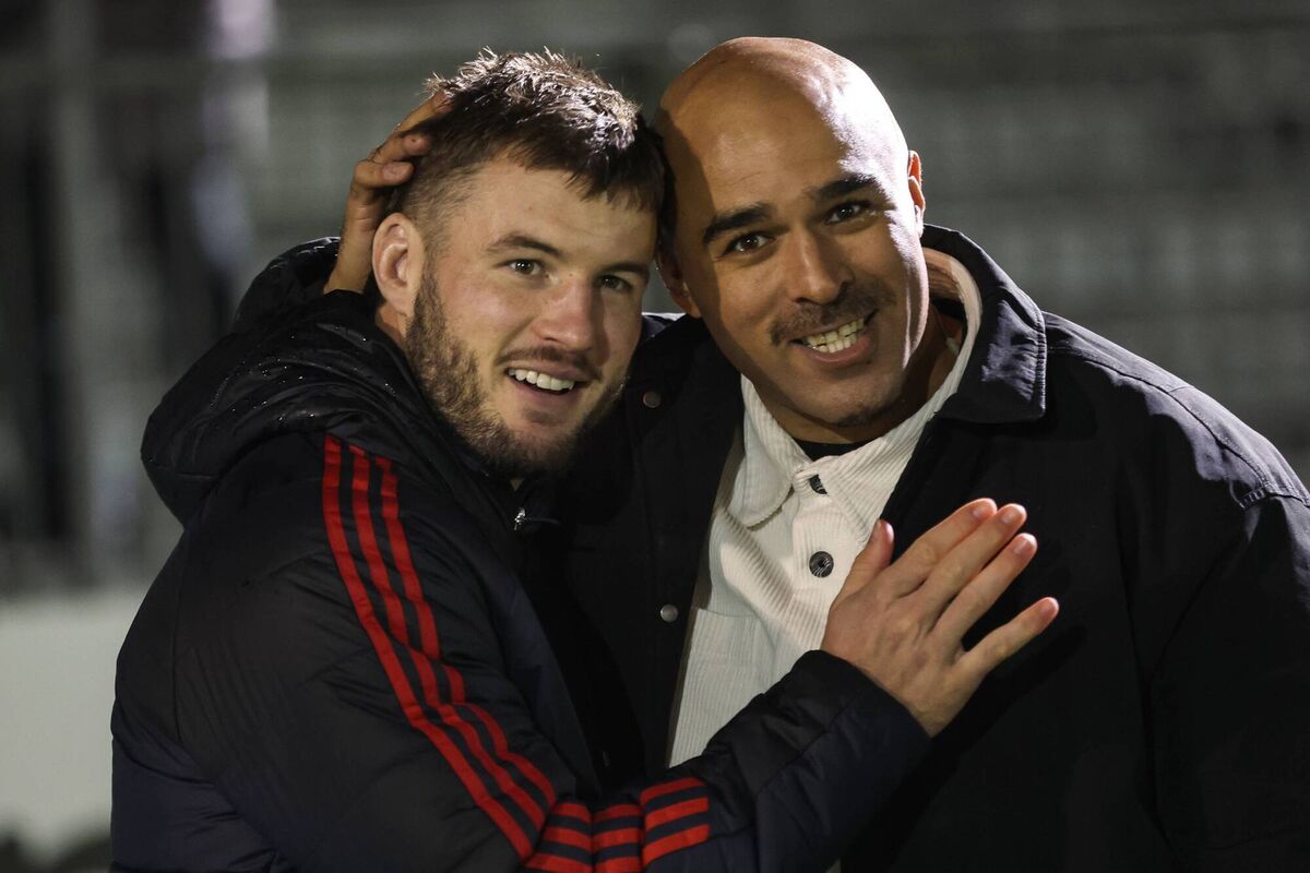 Munster's Alex Nankivell meets Premier Sports presenter Simon Zebo before the match. Pic: ©INPHO/Tom Maher