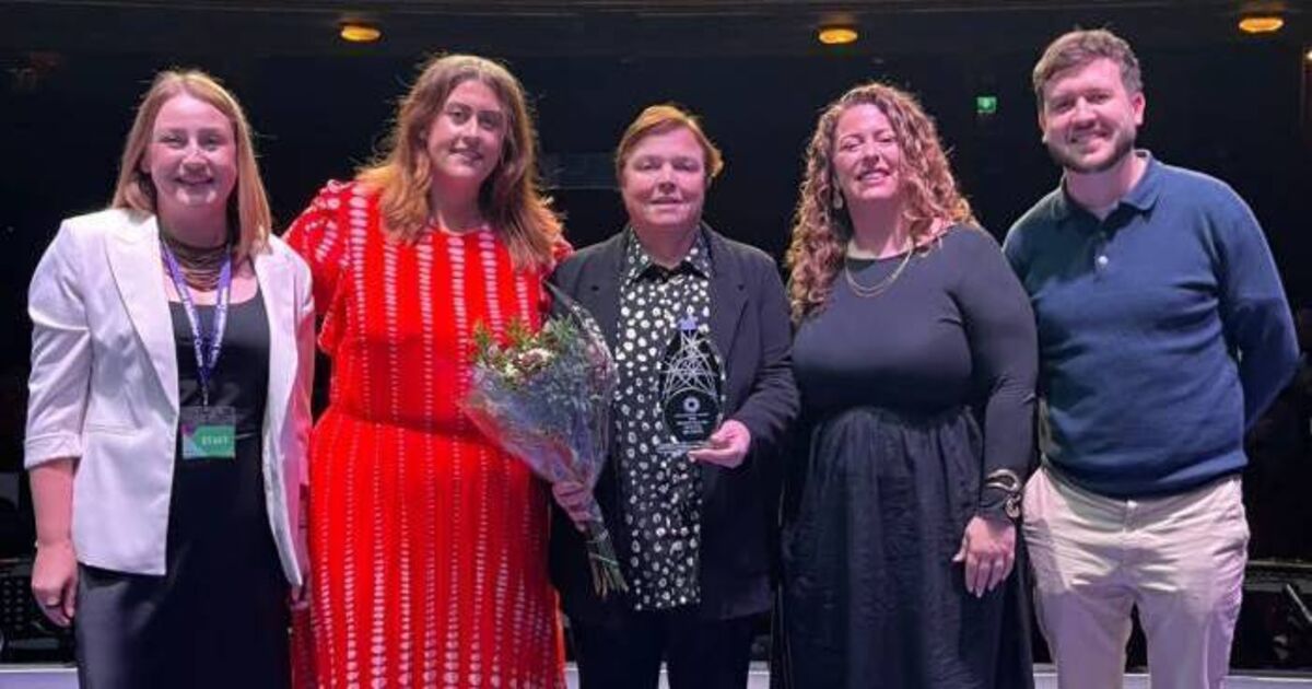 Mayfield woman receives volunteer award for Chit Chat Group