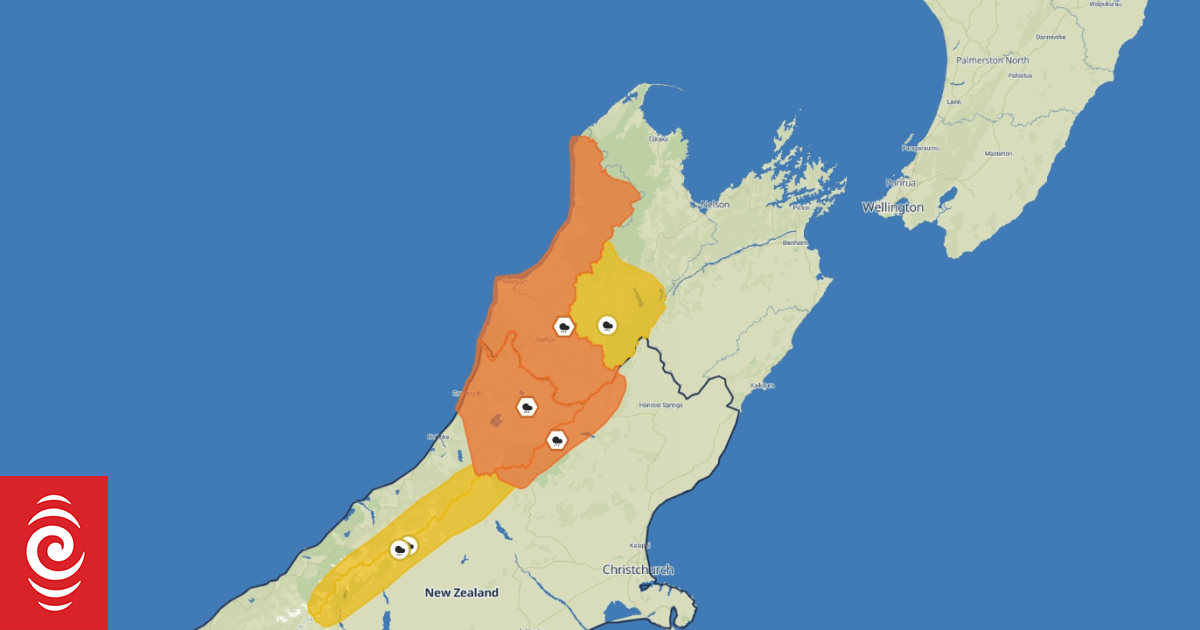 Storm warnings for Boxing Day, wet front still over South Island