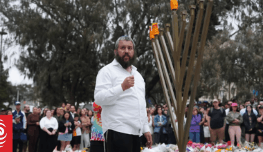 Live: Emotional vigils held for Bondi Beach shooting victims