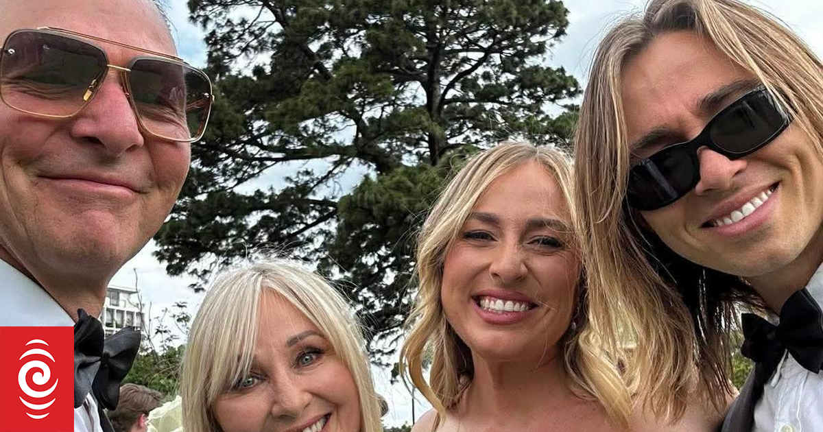 Bondi Beach attack: 'We just went running for our lives' - Kiwi in local restaurant