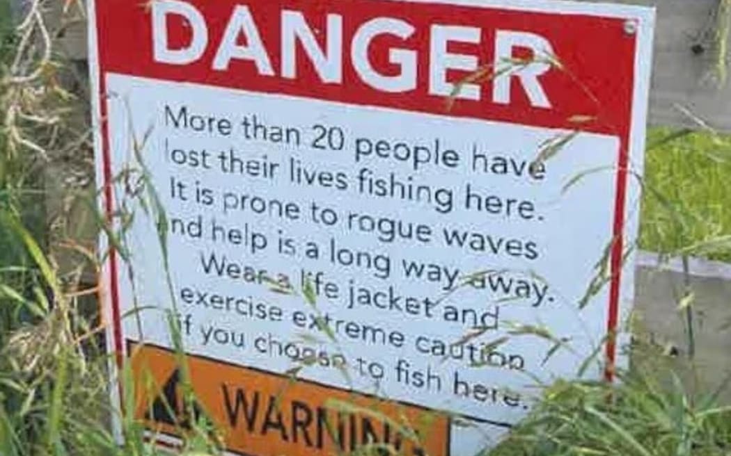 Sign at Papanui Point - single use only