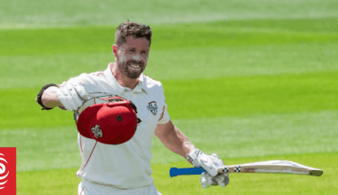 Henry Nicholls' hot summer continues