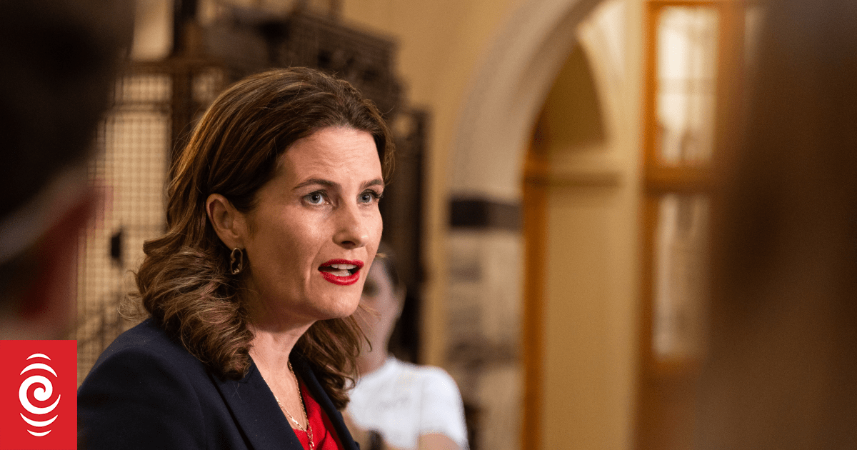 Finance Minister advises mortgage holders to shop around as Westpac increases rates