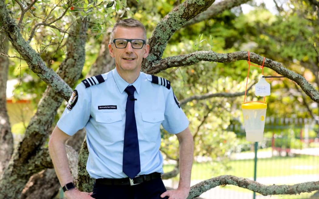 Hornet traps - Biosecurity NZ North Commissioner Mike Inglis