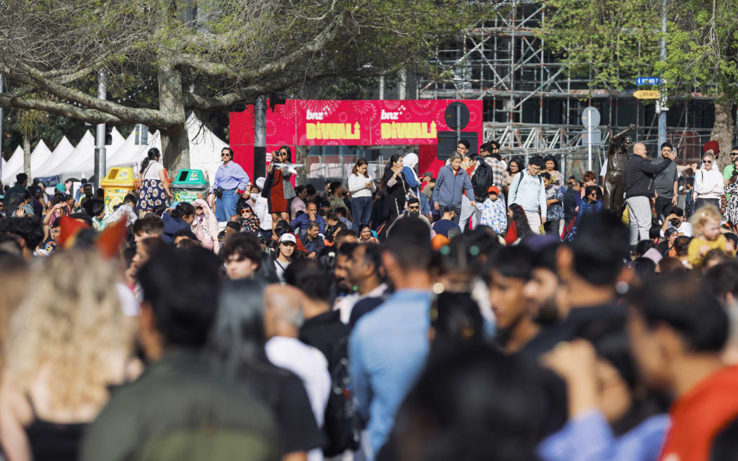 Diwali Crowd, 11 Oct.