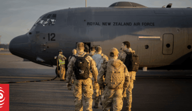 Defence Force 'dusting off the history books' to copy recruitment strategies from 1930s