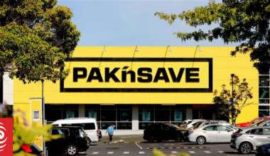 Privacy Commissioner names supermarket where photo of former MP was leaked