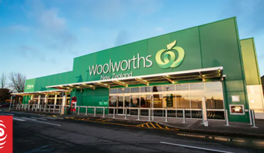 Woolworths customer care workers on strike till midnight