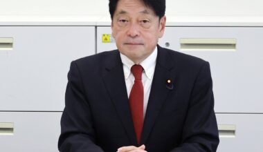 Senior LDP official hints at need for discussion of non-nuclear principles