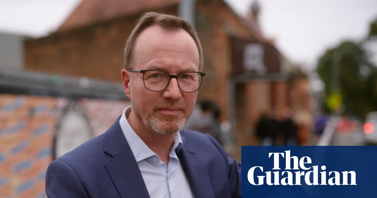 Tax-minimising lawyer to ferocious Greens warrior: how an elevator ride changed David Shoebridge’s life | Australian Greens