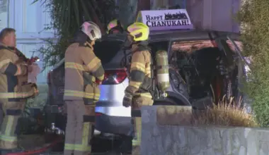 Car with Hanukkah sign set alight on Christmas morning