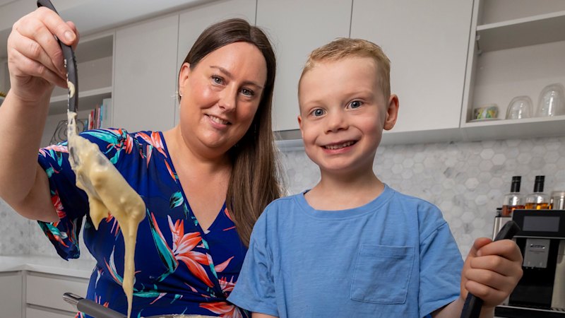 How volunteers are helping families in need with home-cooked meals