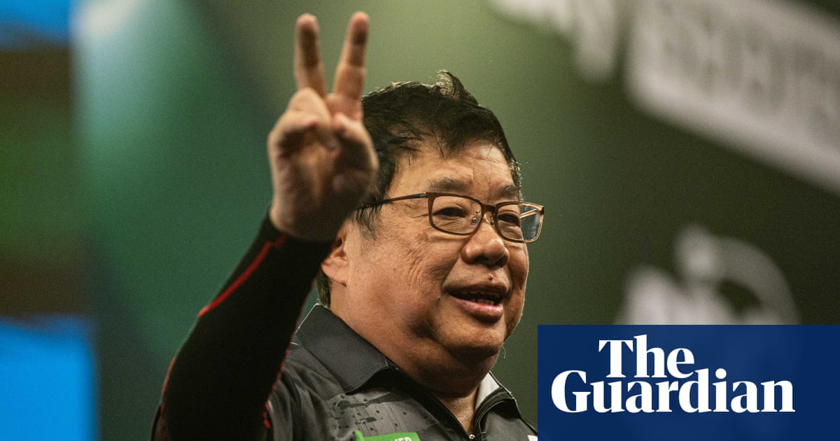 Paul Lim, 71, becomes oldest player to win match at PDC World Championship | PDC World Championships